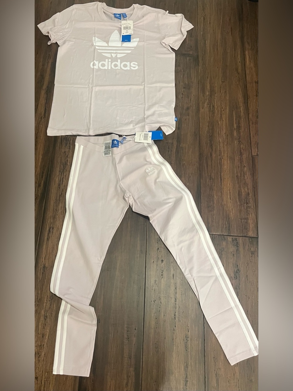 Adidas Women’s Set Trefoil T Shirt + 3 Stripe Leggings Ice Purple Size Small